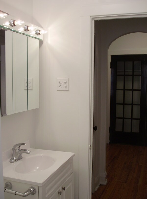 Foto del diseño de interior - 4241-4247 N Hermitage Ave