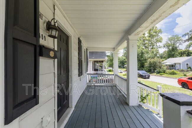 Foto del edificio - 5409 Blue Ridge Ave