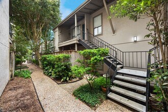 Building Photo - 5711 Sugar Hill Dr