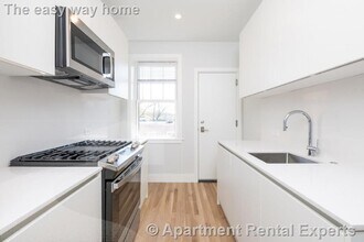 Building Photo - 19 Forest St