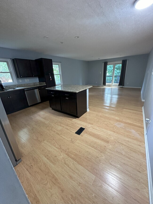 Building Photo - 4741 Bent Pine Dr