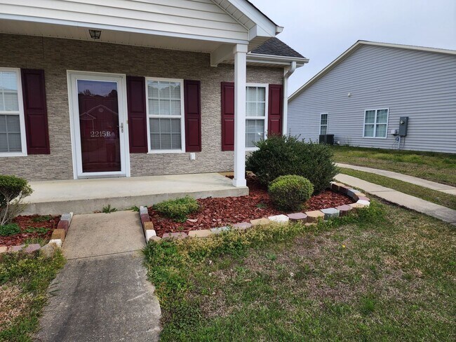 Foto del edificio - 2215-B Brookville Drive