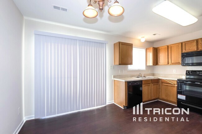 Foto del edificio - 1507 Hollow Maple Dr