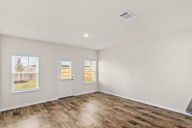 Building Photo - 5035 Punch Shot