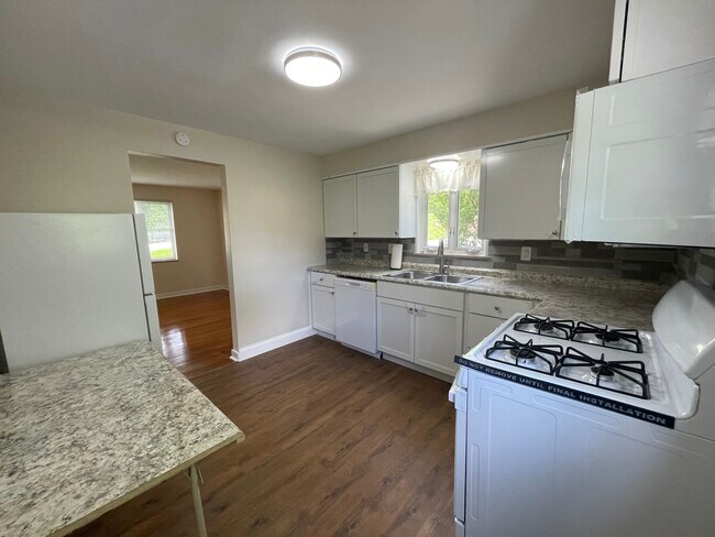Foto del edificio - 9312 Highland Rd