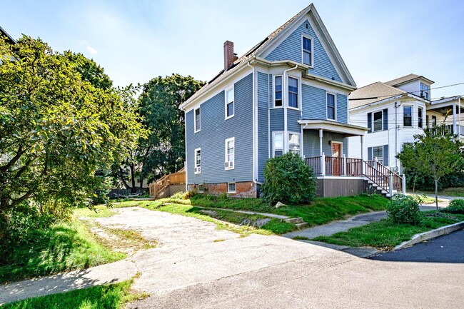 Building Photo - 36 Sawyer St
