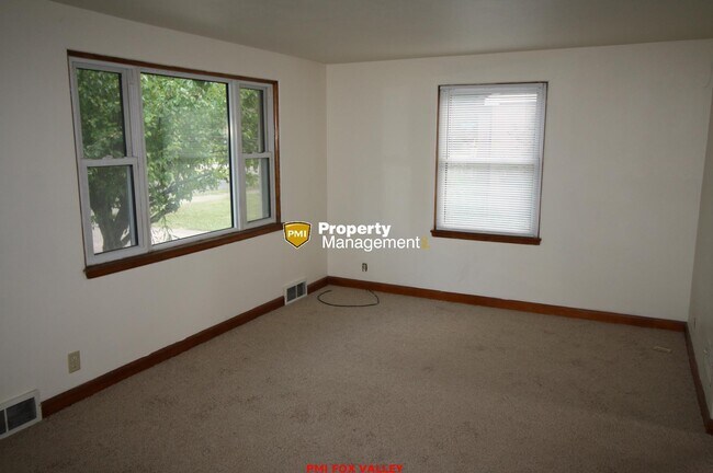 Building Photo - 2107 N Owaissa St