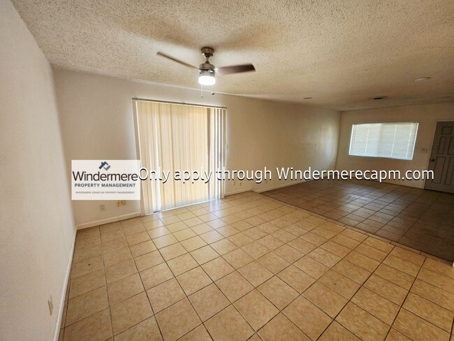 Building Photo - 5674-5674 Valley Vale Way