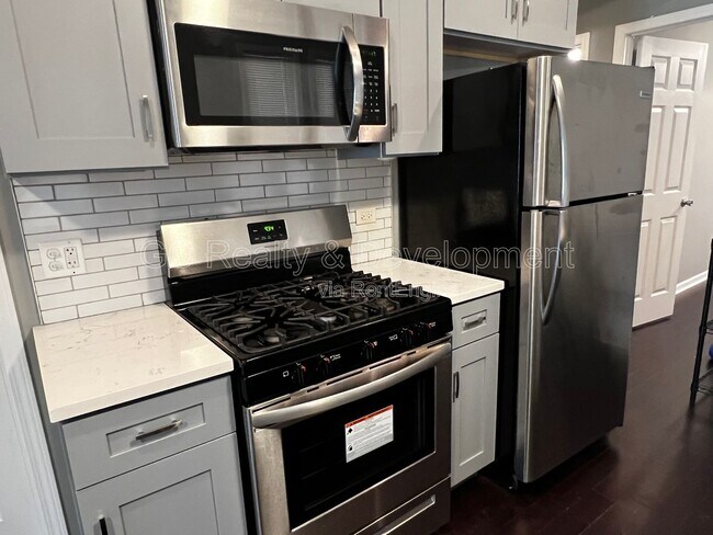 Foto del edificio - 3510 W Irving Park Rd