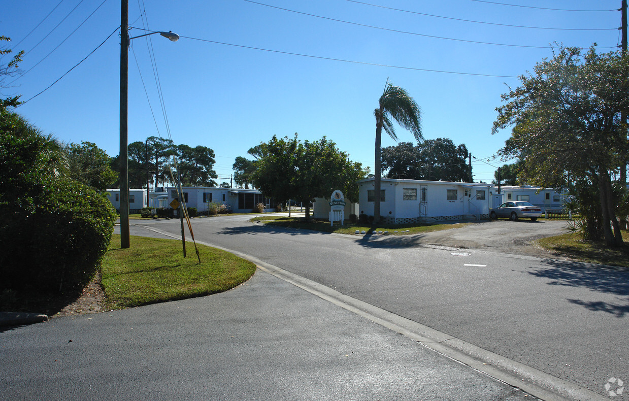 Primary Photo - Venetian Mobile Home Court