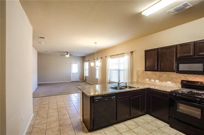 Foto del edificio - 607 Brashear Ln