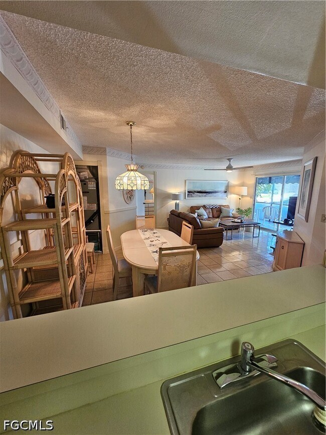 Foto del edificio - 14831 Summerlin Woods Dr