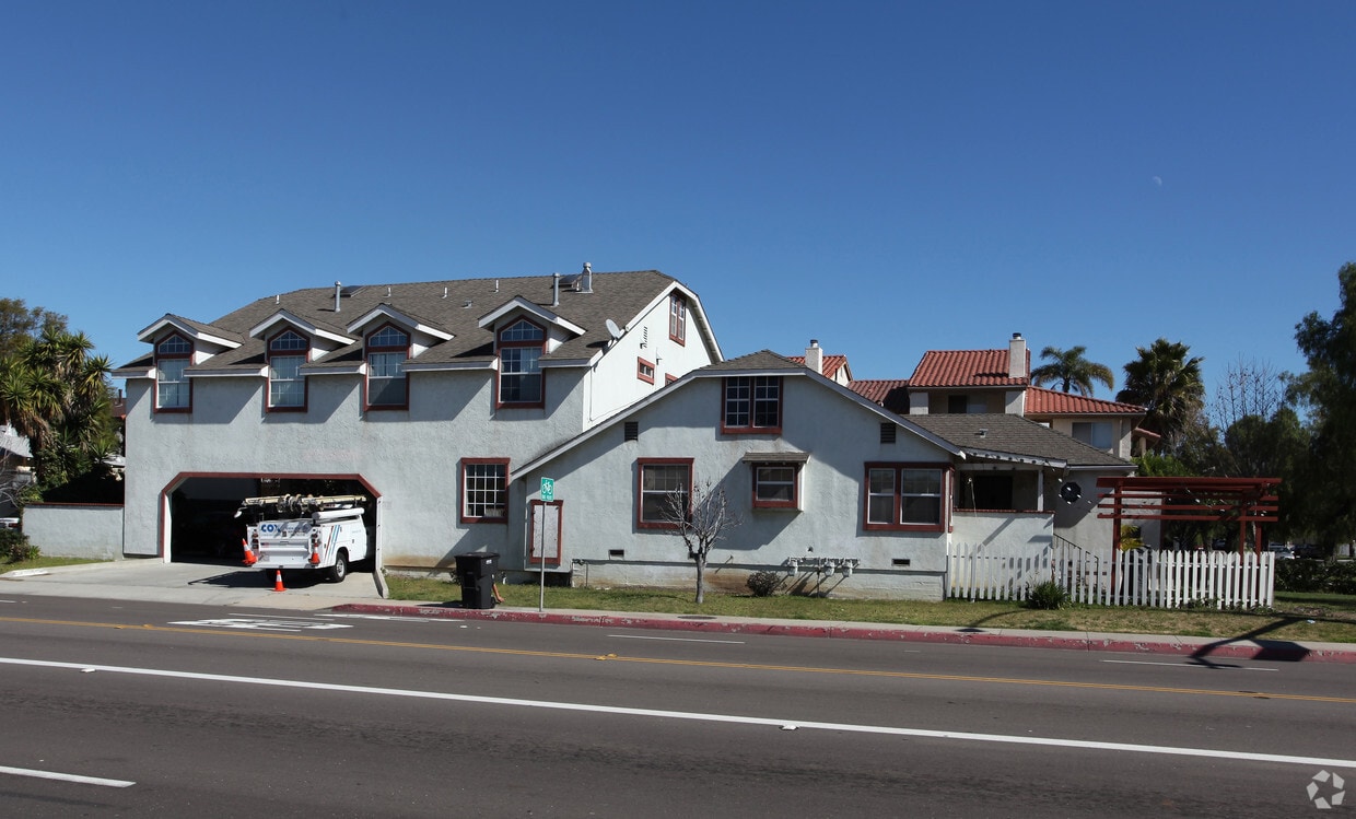 Building Photo - 399 4th Ave