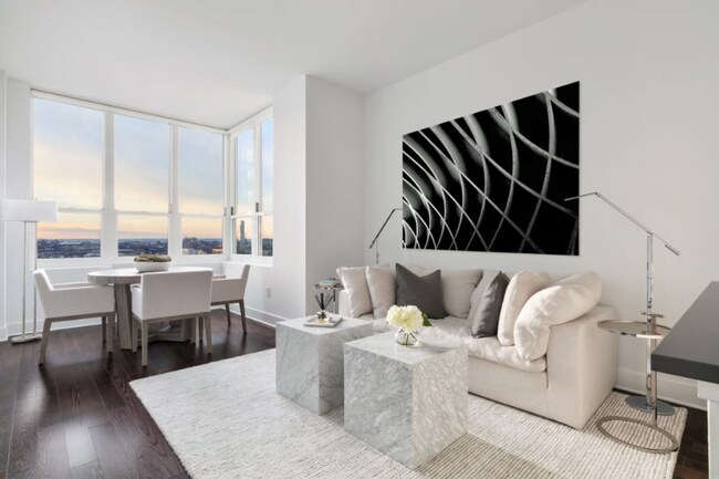 Building Photo - 60 Bay St