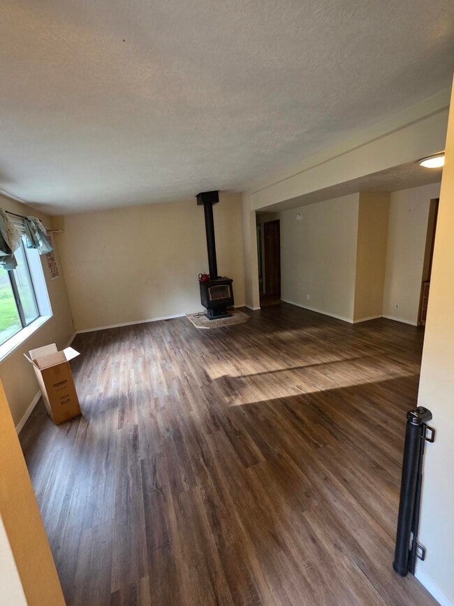 Foto del edificio - 20835 Valsetz Rd