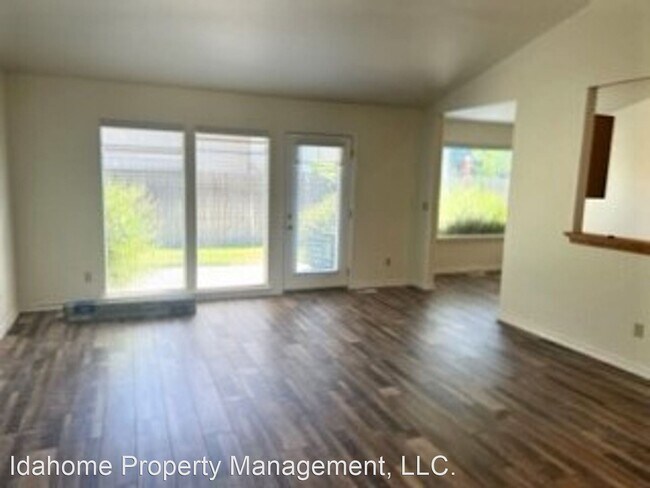 Building Photo - 3 br, 2 bath House - 2463 W State St