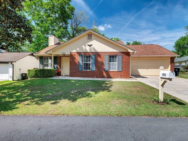Building Photo - 1572 Cinnamon Bear Cir