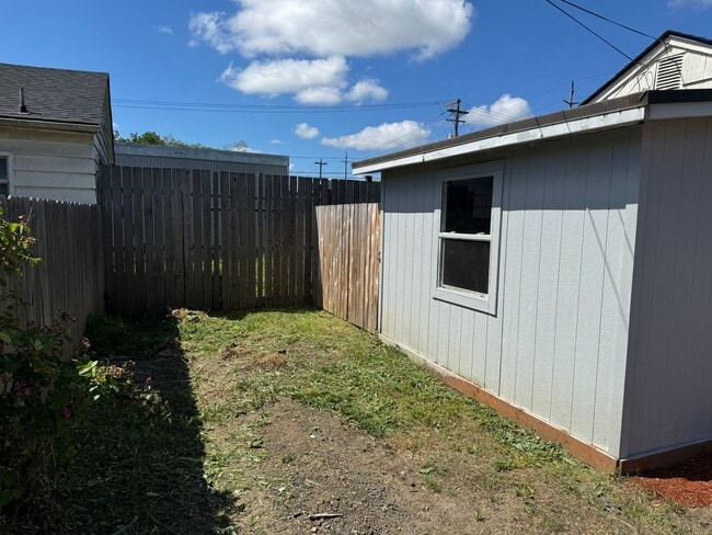 Building Photo - Studio Apartment in Whiteaker