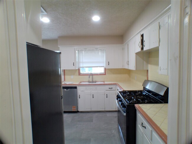 Foto del edificio - 601 Fresa Rd