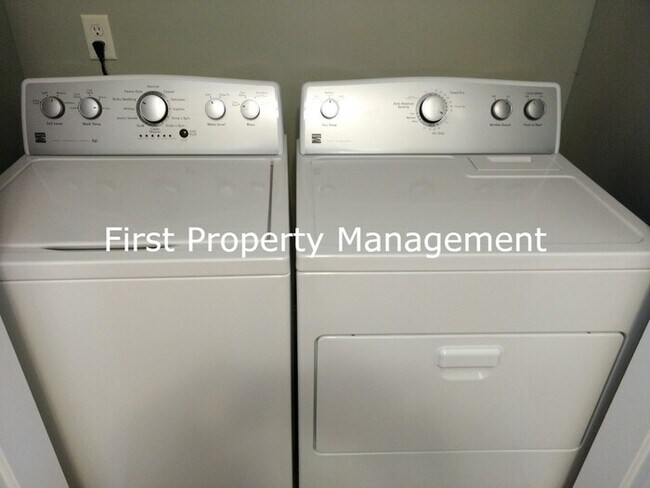 Building Photo - Southside Craftsman Available Now!