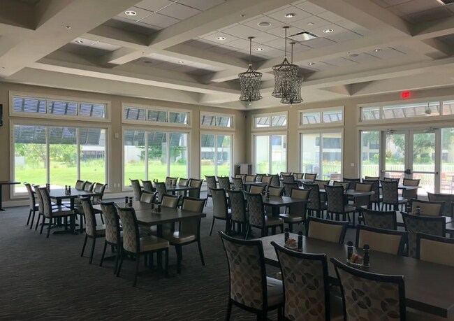 Casa Club - 5770 Trailwinds Dr