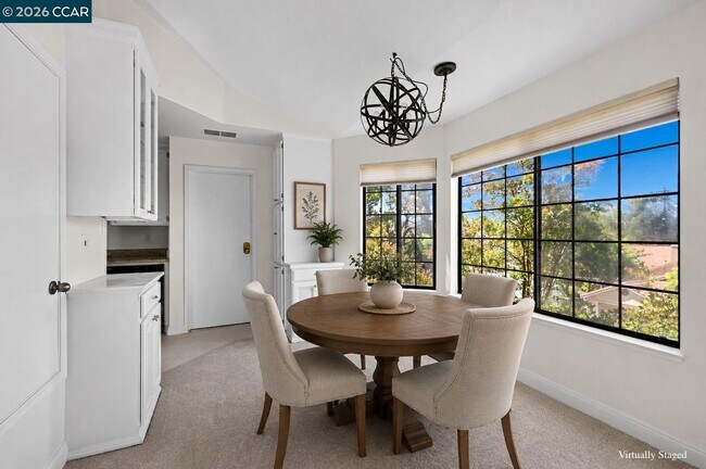 Foto del edificio - 5012 Lakeview Dr