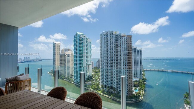 Foto del edificio - 300 Biscayne Blvd Way