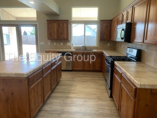 Foto del edificio - 2337 W Wren Ave