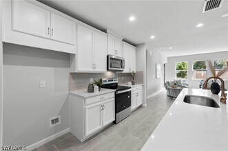 Building Photo - 4676 Arboretum Cir