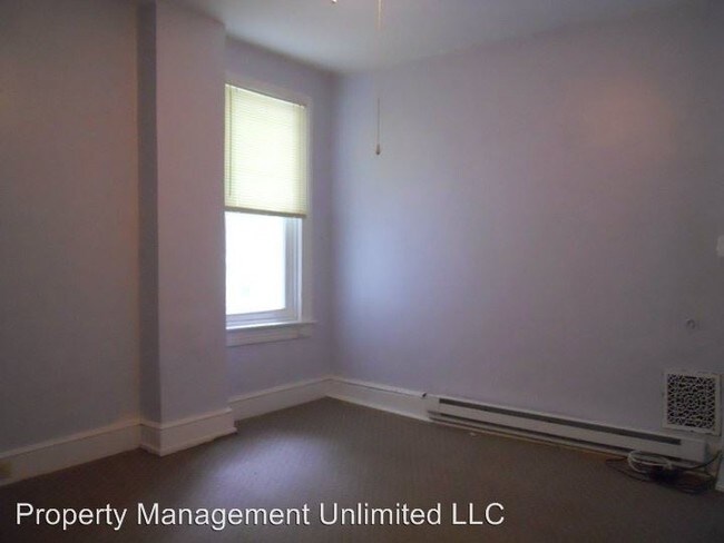 Building Photo - 221 W Jackson St