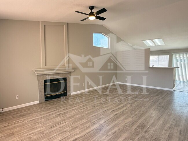 Building Photo - 490 E Bart Dr