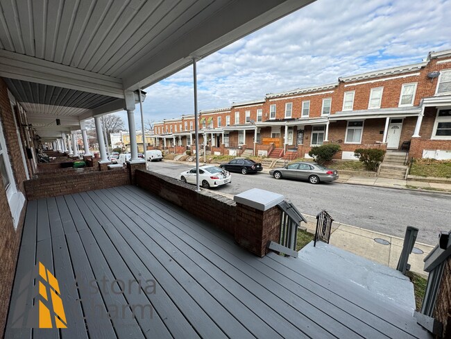 Building Photo - Newly renovated 2BD/1BA + DEN HOME in East...