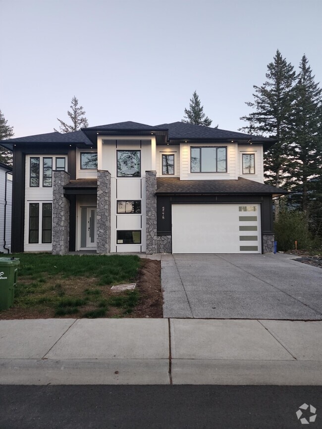 Building Photo - 5578 Crimson Ridge