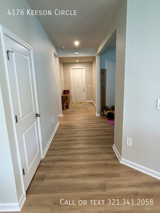Foto del edificio - 4176 Keeson Cir