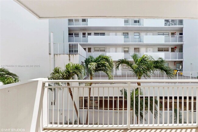 Foto del edificio - 1666 West Ave