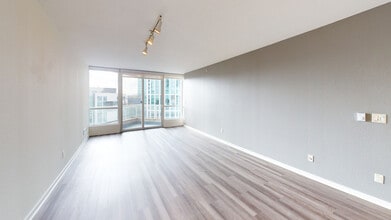 Interior Photo - 388 Beale