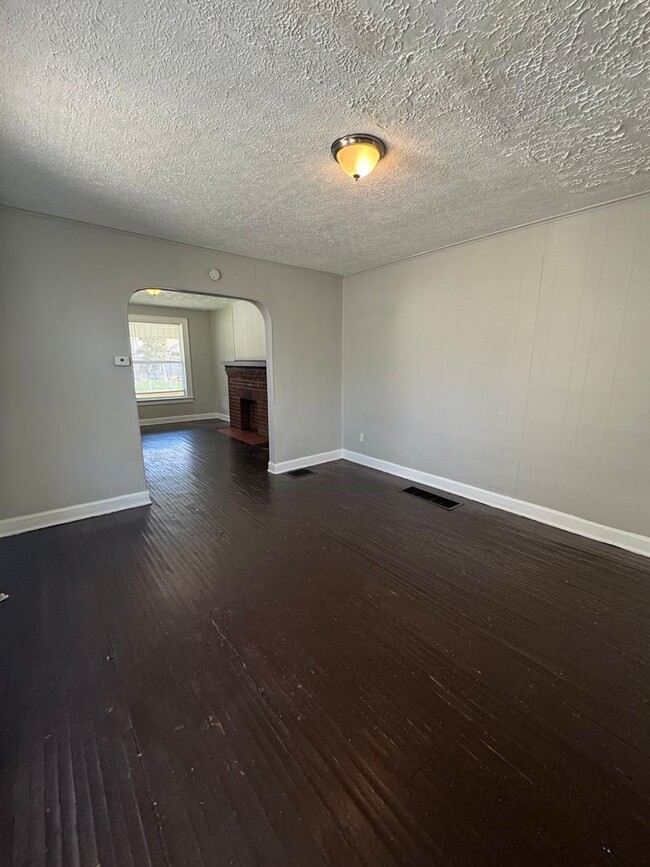 Building Photo - 791-793 E Starr Avenue