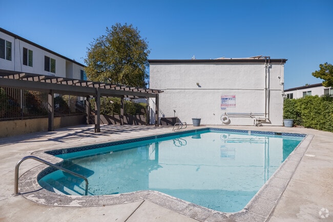 Building Photo - Haven at the Hills