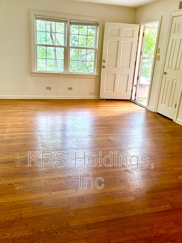 Photo - 2311 Wayne Ave Apartment