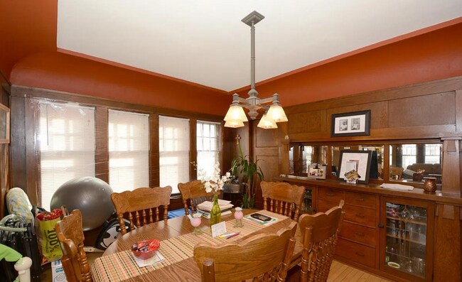 Foto del edificio - 2131 N Hi Mount Blvd