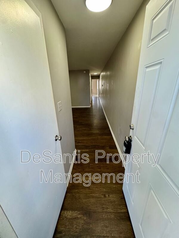 Building Photo - 542 5th Ave