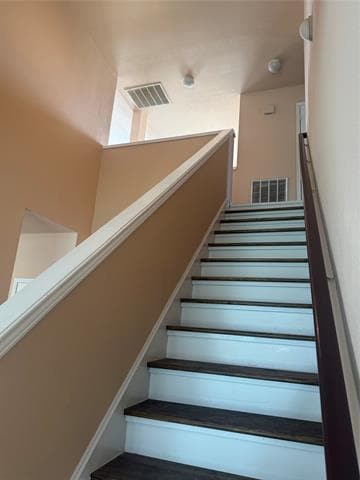 Foto principal - 6106 Bluewood Dr
