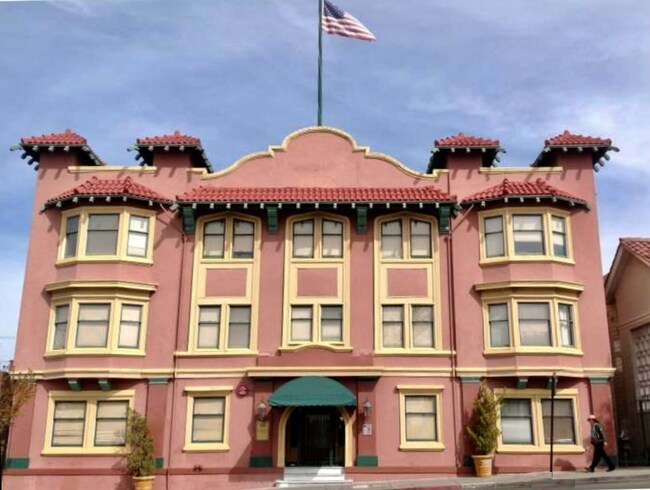 Duchess of Windsor Apartments - 524 Georgia St