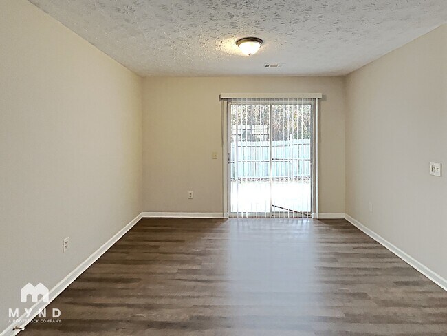 Foto del edificio - 2101 Mallard Way