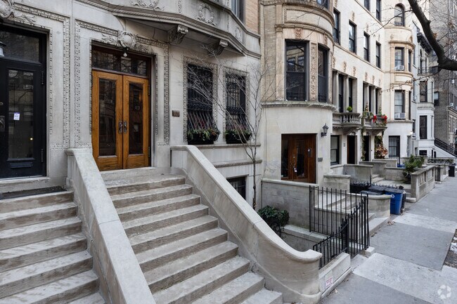Entrance - 335 W 87th St