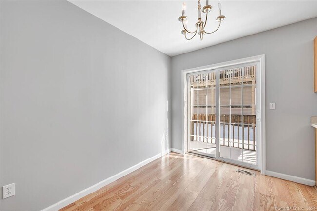 Building Photo - 170 Stonefield Dr