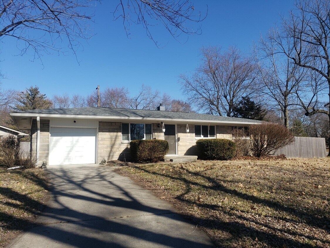 10229 Carrollton Ave, Indianapolis, IN 46280 House Rental in