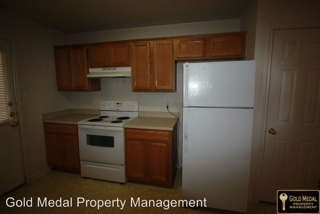 Building Photo - 318 Cedar Ridge Dr