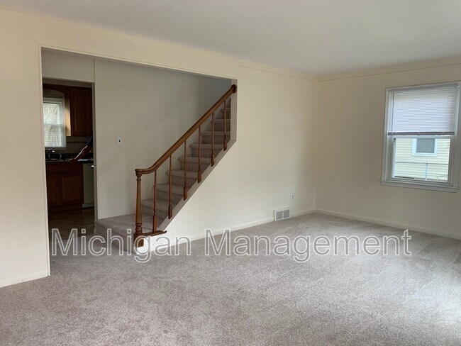 Foto del edificio - 32469 Rosslyn Ave
