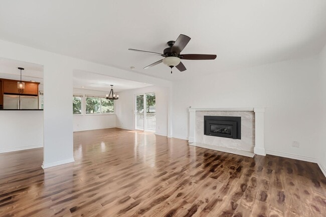 Building Photo - 4bd/2.75ba Renton Home
